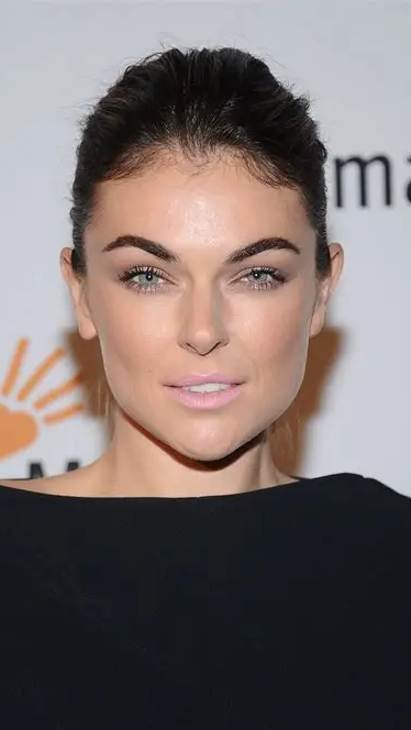 Serinda Swan