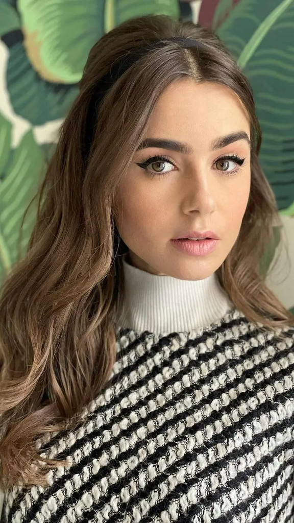Lily Collins
